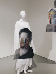 破繭成蝶 中國美術(shù)學(xué)院上海設(shè)計(jì)學(xué)院時(shí)尚產(chǎn)品設(shè)計(jì)系2017屆服裝與服飾設(shè)計(jì)專業(yè)畢業(yè)展